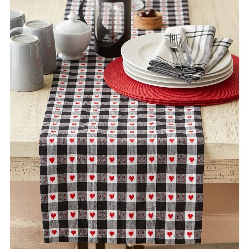 Hearts pattern Dobby Check Table Runner, 14